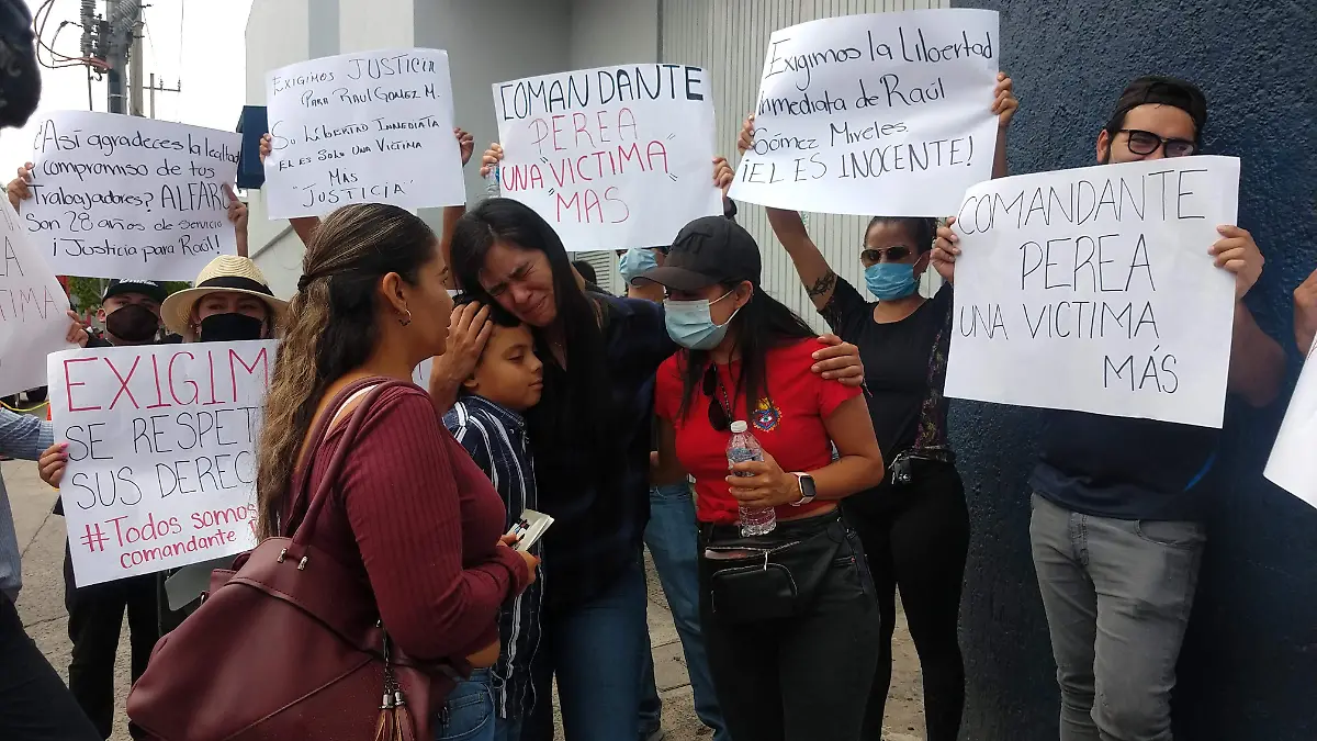 Piden la liberación del comandante Perea